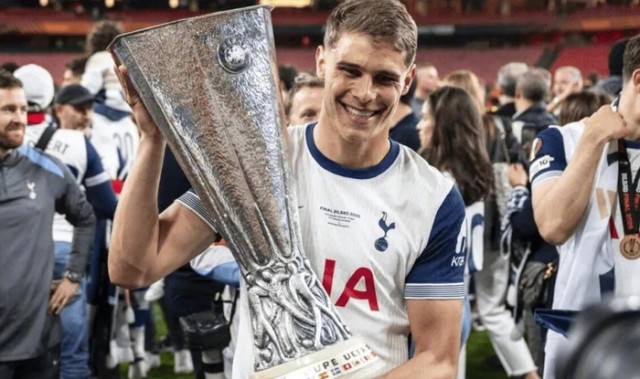 乐鱼vip-巴萨锁定范德芬替代巴斯托尼，荷兰中卫或今夏加盟|巴塞罗那|热刺|亚历山德罗·巴斯托尼|托特纳姆热刺|国际米兰_新浪体育_新浪新闻