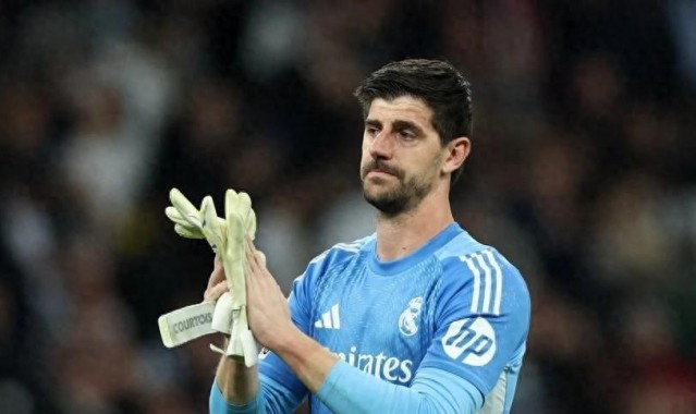 电竞赛事-库尔图瓦长传助巴尔韦德破门，加冕欧冠历史“助攻王”门将