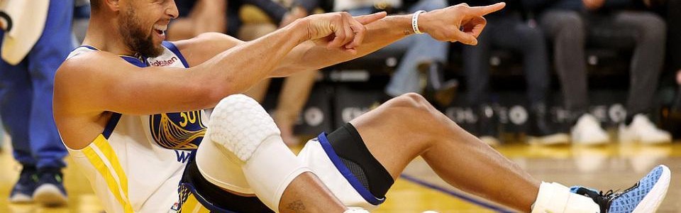 乐鱼官网-NBA本赛季球员年薪榜发布！库里第一 4.12亿元！詹姆斯跌出前十